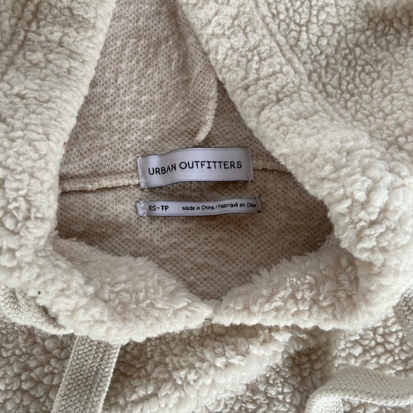Urban Outfitters cropped fluffy hoodie - Picture 3 of 6